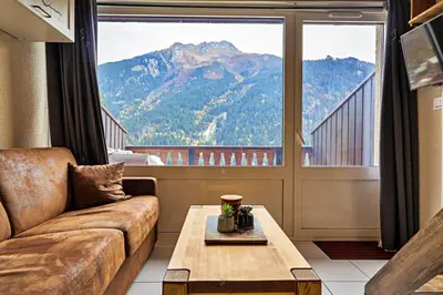 Vue générale sur la montagne ou vue sur la montagne depuis l'appartement