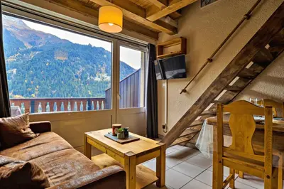 Vue générale sur la montagne ou vue sur la montagne depuis l'appartement