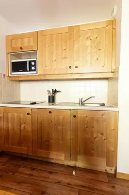 Cuisine ou kitchenette dans l'établissement Résidence Les Alpages De Val-cenis - Les Alpages de Val Cenis - Bâtiment A - n°004 MAE-1263