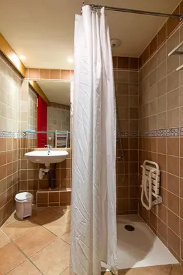 Salle de bains dans l'établissement Résidence Les Alpages De Val-cenis - Les Alpages de Val Cenis - Bâtiment A - n°004 MAE-1263