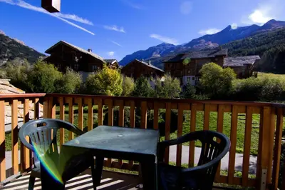 Vue générale sur la montagne ou vue sur la montagne depuis l'appartement