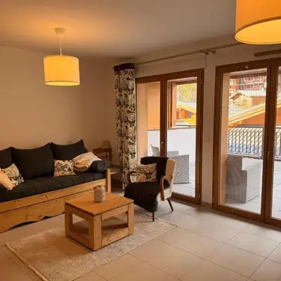 Appartement cozy avec grande terrasse et casier à skis - FR-1-464-256