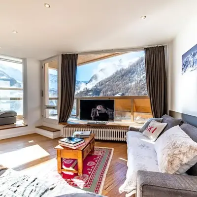 Exceptional view of Val d'Isère 4-5 guests