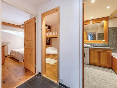 Cuisine ou kitchenette dans l'établissement Appartement charmant avec wifi et terrasse sud - FR-1-694-436