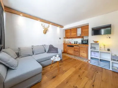 Cuisine ou kitchenette dans l'établissement Appartement charmant avec wifi et terrasse sud - FR-1-694-436