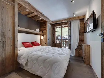Plan de l'établissement Appartement spacieux avec cheminée, parking, Val-d'Isère - FR-1-567-138