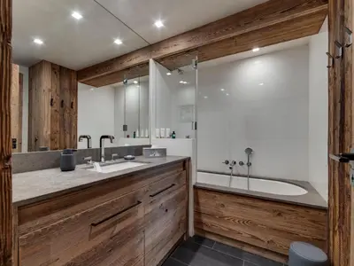 Plan de l'établissement Appartement spacieux avec cheminée, parking, Val-d'Isère - FR-1-567-138
