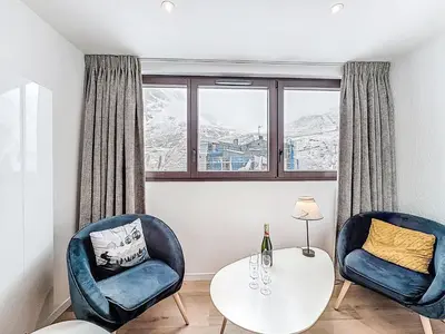 Coin salon dans l'établissement Apartment Plein Soleil - Val Claret-5 by Interhome