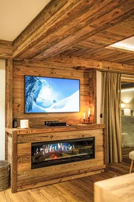 Télévision ou salle de divertissement dans l'établissement Apartment Le Canvolan-2 by Interhome