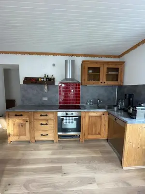 Cuisine ou kitchenette dans l'établissement Charmant appartement au coeur de Val Cenis