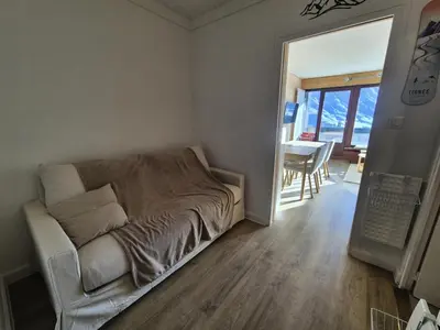 Coin salon dans l'établissement Résidence Bec Rouge - Appartement lumineux rénové·Skis aux pieds·Balcon MAE-4953