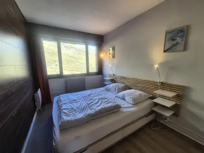 Un ou plusieurs lits dans un hébergement de l'établissement Résidence Bec Rouge - Appartement lumineux rénové·Skis aux pieds·Balcon MAE-4953