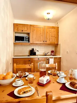 Cuisine ou kitchenette dans l'établissement Appt 4 pers - Les Flocons d'Alpage - Val Cenis