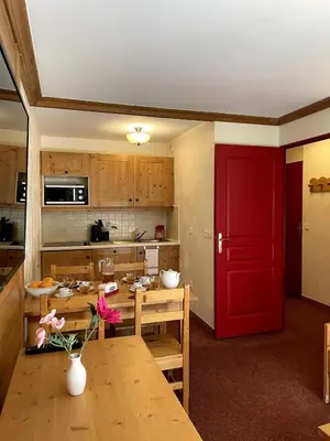 Cuisine ou kitchenette dans l'établissement Appt 4 pers - Les Flocons d'Alpage - Val Cenis