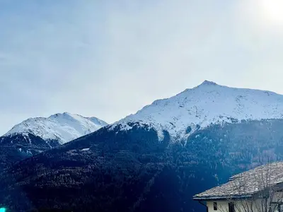 Vue générale sur la montagne ou vue sur la montagne depuis l'appartement