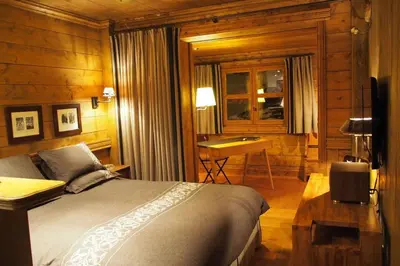 Télévision ou salle de divertissement dans l'établissement Amazing atmosphere ski in-ski out sauna