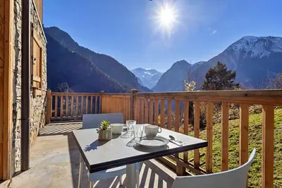 Vue générale sur la montagne ou vue sur la montagne depuis la maison de vacances