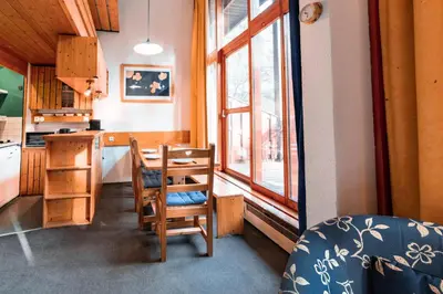 Cuisine ou kitchenette dans l'établissement Résidence Vogel - Agréable duplex 6 personnes avec une très belle vue sur la vallée dans le village de Charmettoger à Arc 1800 MAE-9633