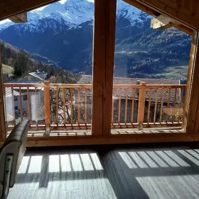 Half-chalet