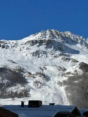 Vue générale sur la montagne ou vue sur la montagne depuis l'appartement