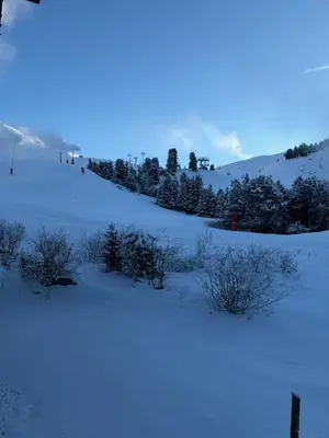 L'établissement Cosy Arc 1950, Ski-in Ski-out with Interior Swimming Pool, Sauna & Hammam en hiver
