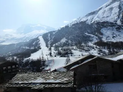 Vue générale sur la montagne ou vue sur la montagne depuis l'appartement