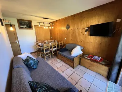 Télévision ou salle de divertissement dans l'établissement Résidence Balcons De Val Cenis Le Haut - 2 Pièces pour 6 Personnes MAE-7973