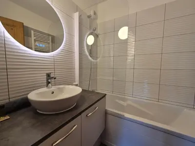 Salle de bains dans l'établissement Élégant Duplex - Sainte Foy Station - 10 pers