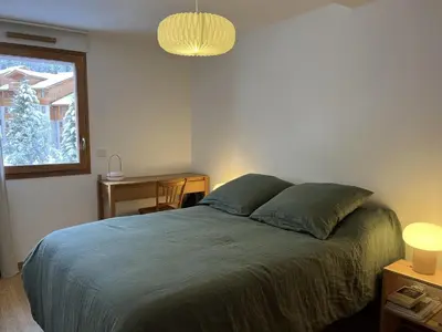 Un ou plusieurs lits dans un hébergement de l'établissement Appartement 4 pièces avec balcon à Pralognan-la-Vanoise - FR-1-464-260