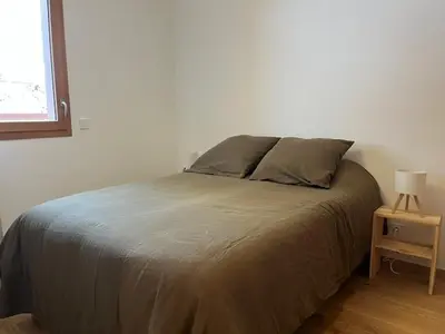 Un ou plusieurs lits dans un hébergement de l'établissement Appartement 4 pièces avec balcon à Pralognan-la-Vanoise - FR-1-464-260