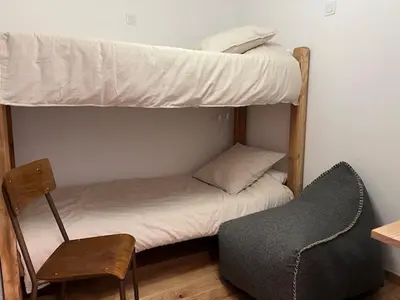 Un ou plusieurs lits dans un hébergement de l'établissement Appartement 4 pièces avec balcon à Pralognan-la-Vanoise - FR-1-464-260