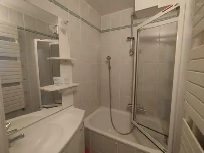 Salle de bains dans l'établissement Appartement à Tignes, 6 pers, proche pistes - FR-1-449-199