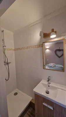 Salle de bains dans l'établissement Bel appartement lumineux avec vue à couper le souffle