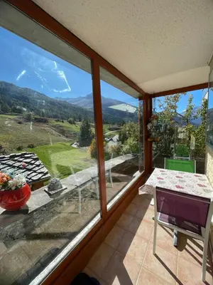 Vue générale sur la montagne ou vue sur la montagne depuis l'appartement