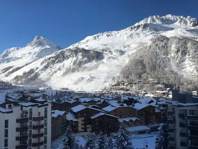 Vue générale sur la montagne ou vue sur la montagne depuis l'appartement
