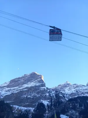 Vue générale sur la montagne ou vue sur la montagne depuis le chalet