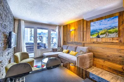 Coin salon dans l'établissement MyHome - Beau T2 rénové Tichot centre Val Claret