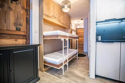 Cuisine ou kitchenette dans l'établissement MyHome - Beau T2 rénové Tichot centre Val Claret
