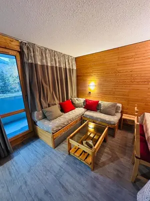 Coin salon dans l'établissement Bel appartement ski aux pieds 5 personnes 2 chambres BELLE PLAGNE
