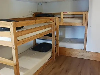 Un ou plusieurs lits superposés dans un hébergement de l'établissement Duplex skis aux pieds pour 6 à Arc 1800, balcon au sud-est - FR-1-411-1011