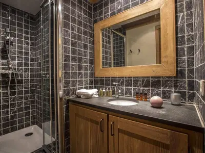 Salle de bains dans l'établissement Appartement spacieux 6-7 pers, Balcon, Ski aux pieds, Parking couvert - FR-1-862-12