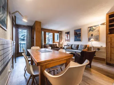 Coin salon dans l'établissement Appartement lumineux ski aux pieds avec parking couvert - FR-1-862-25