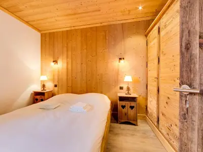 Un ou plusieurs lits dans un hébergement de l'établissement Appartement Ski aux pieds, 4 personnes, Val-d'Isère - FR-1-862-49