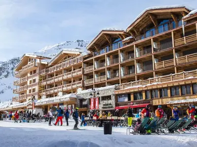Clients de l'établissement Appartement rénové ski aux pieds balcon à Val-d'Isère - FR-1-862-44