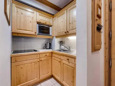 Cuisine ou kitchenette dans l'établissement Appartement 2 Chambres, Proche Pistes, Val-d'Isère - FR-1-862-45