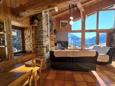 Vue générale sur la montagne ou vue sur la montagne depuis le chalet