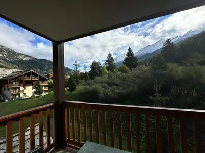 Vue générale sur la montagne ou vue sur la montagne depuis l'appartement