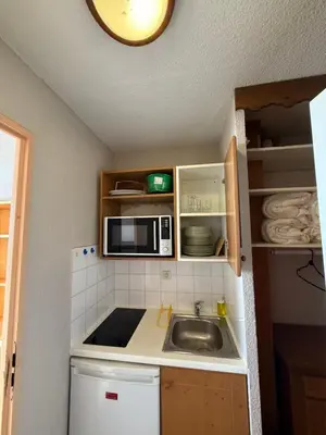 Cuisine ou kitchenette dans l'établissement Ski InOut -Tignes Val Claret -4 Beds Flat C181