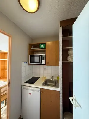 Cuisine ou kitchenette dans l'établissement Ski InOut -Tignes Val Claret -4 Beds Flat C181