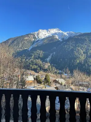 Vue générale sur la montagne ou vue sur la montagne depuis l'appartement